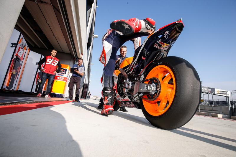 Berbahaya! Batas Tekanan Ban Depan MotoGP 2,2 Bar 1 marquez michelin motogp tyre