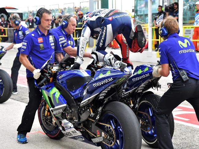 Flag to flag repsol lorenzo