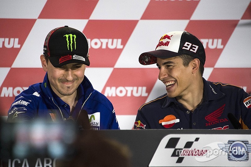 Manuver Yamaha Mengejutkan Valentino Rossi dan Pembalap MotoGP 3 lorenzo marquez