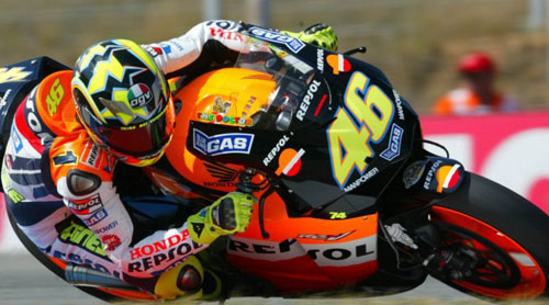Honda RC211V: Rossi Rajanya 990cc, Cuma 'Selisih 2 Sendok Teh' dengan 1000cc 1 motogp honda rc211v tim repsol honda 2003