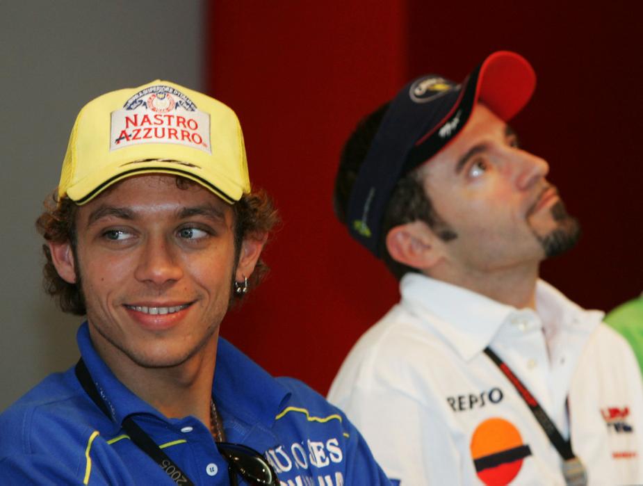 Musuh Bebuyutan Rossi Mendukung The Doctor Tetap di MotoGP Hingga 2021 2 Max biaggi valentino rossi