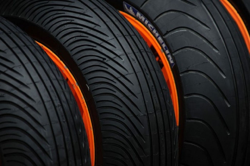 Menguak Strategi Marc Marquez : Baca....Anda Akan Kagum dibuatnya...!!! 2 michelin_intermdiate_motogp