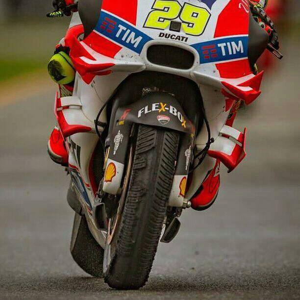 Misteri Ban Michelin Brno... Antara Nyali, Strategi dan Daya Tahan Ban...!!! 1 Iannone ban michelin brno 2016