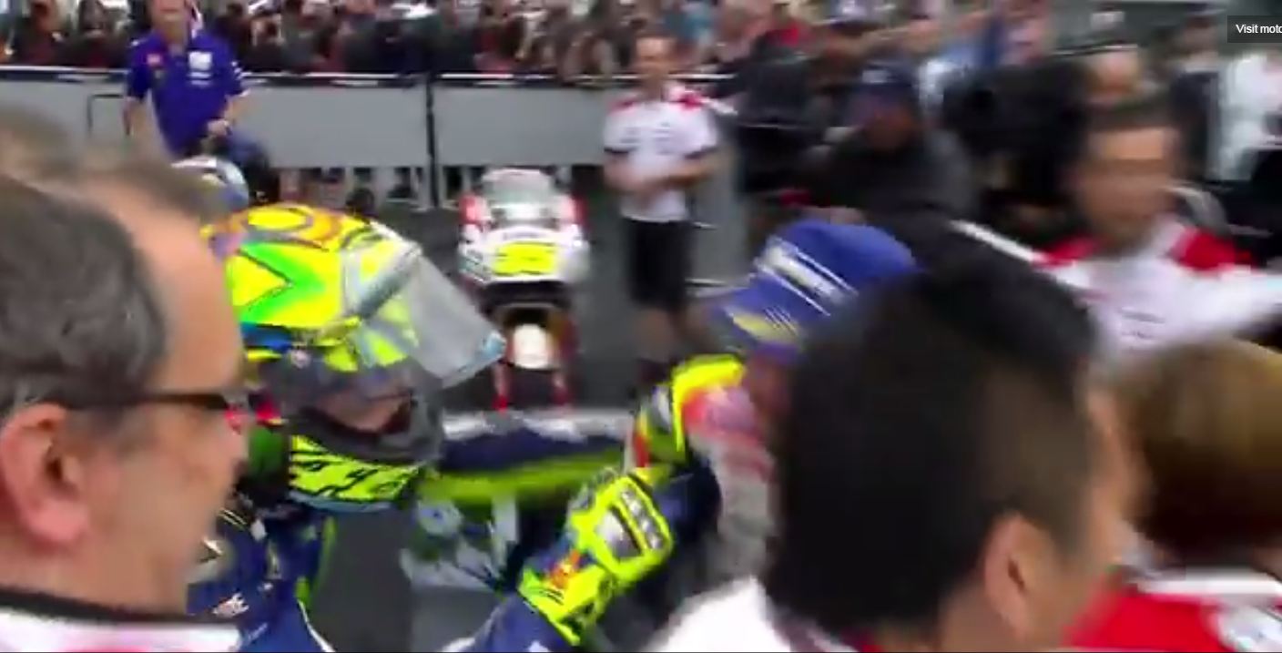 Valentino Rossi Begitu senang dengan Kemenangan Cal Crutchlow... 1 Rossi Cal crutchlow1