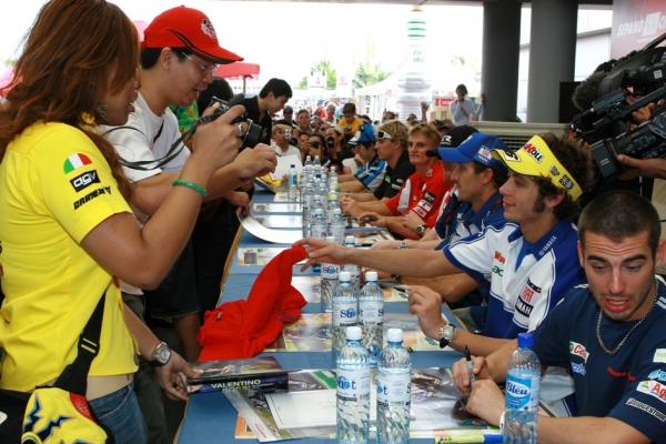 autograph-signing