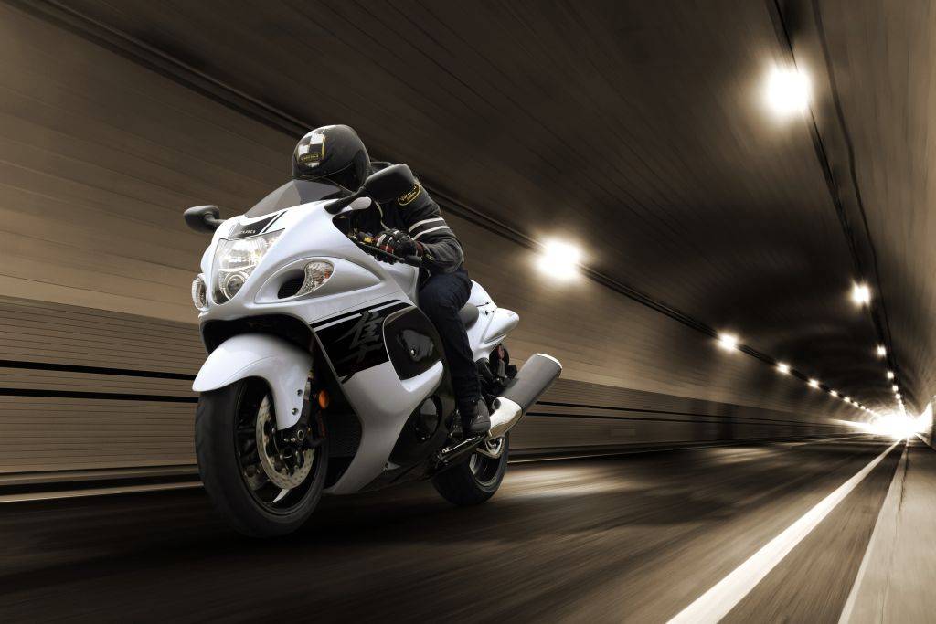 Suzuki Hayabusa dibuat di India, harganya 270 juta saja..!!! 1 hayabusa-2017-2