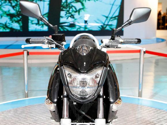 Suzuki GW250 (Inazuma) di Recall Karena Masalah Kelistrikan..!!! 2 suzuki-gw250-baby-b-king-front