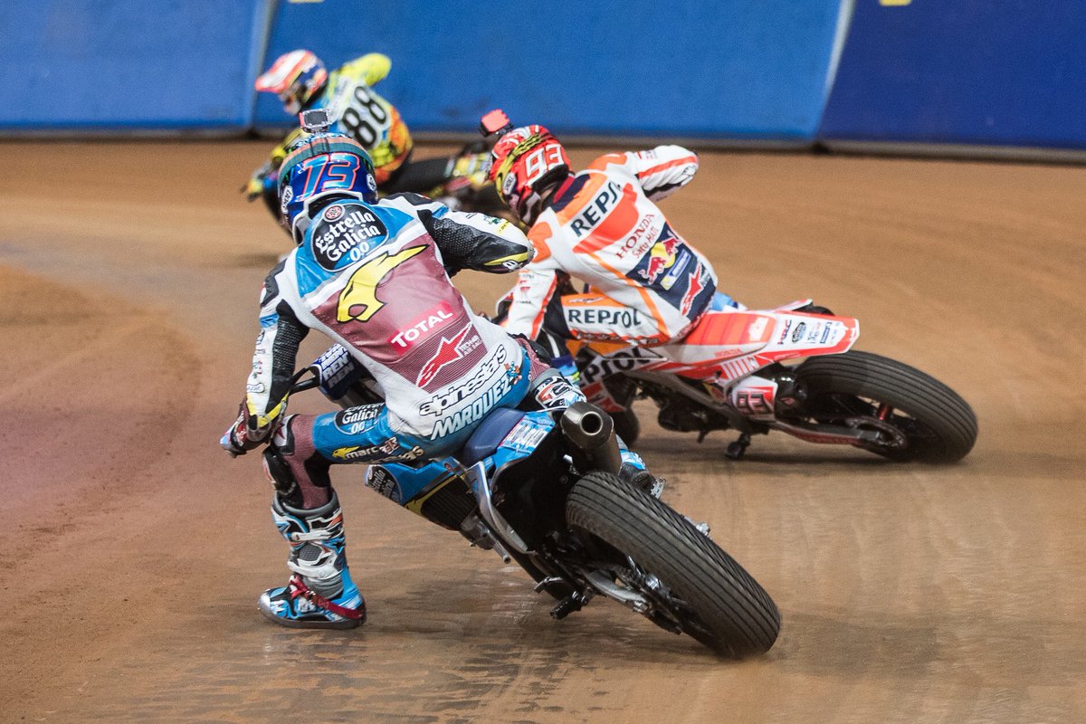 Bah... Marc Marquez Menantang Penggemar Valentino Rossi... Brad Baker ... !!! 1 marc-marquez-superprestigio