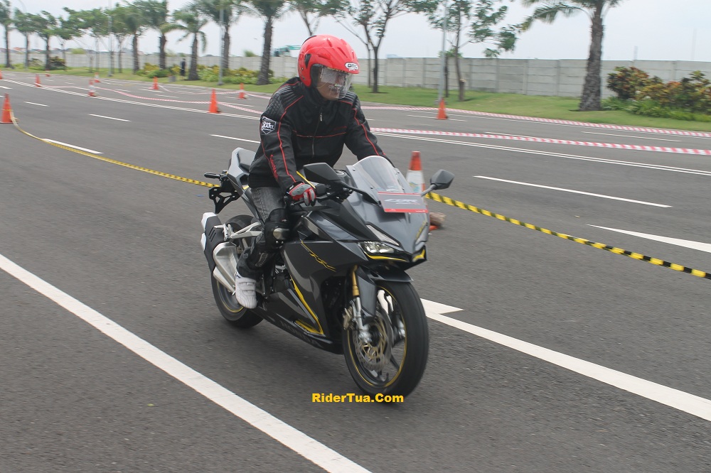 Comfort Mode Pada Honda CBR250RR perlukah...??? 2 tes-ride-cbr250rr