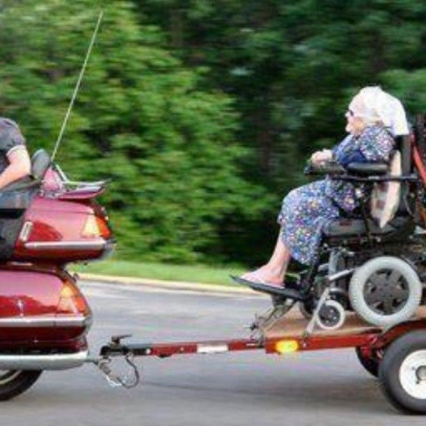 Merasa Tua Untuk Berkendara...??? 1 old-rider-tua-naik-motor