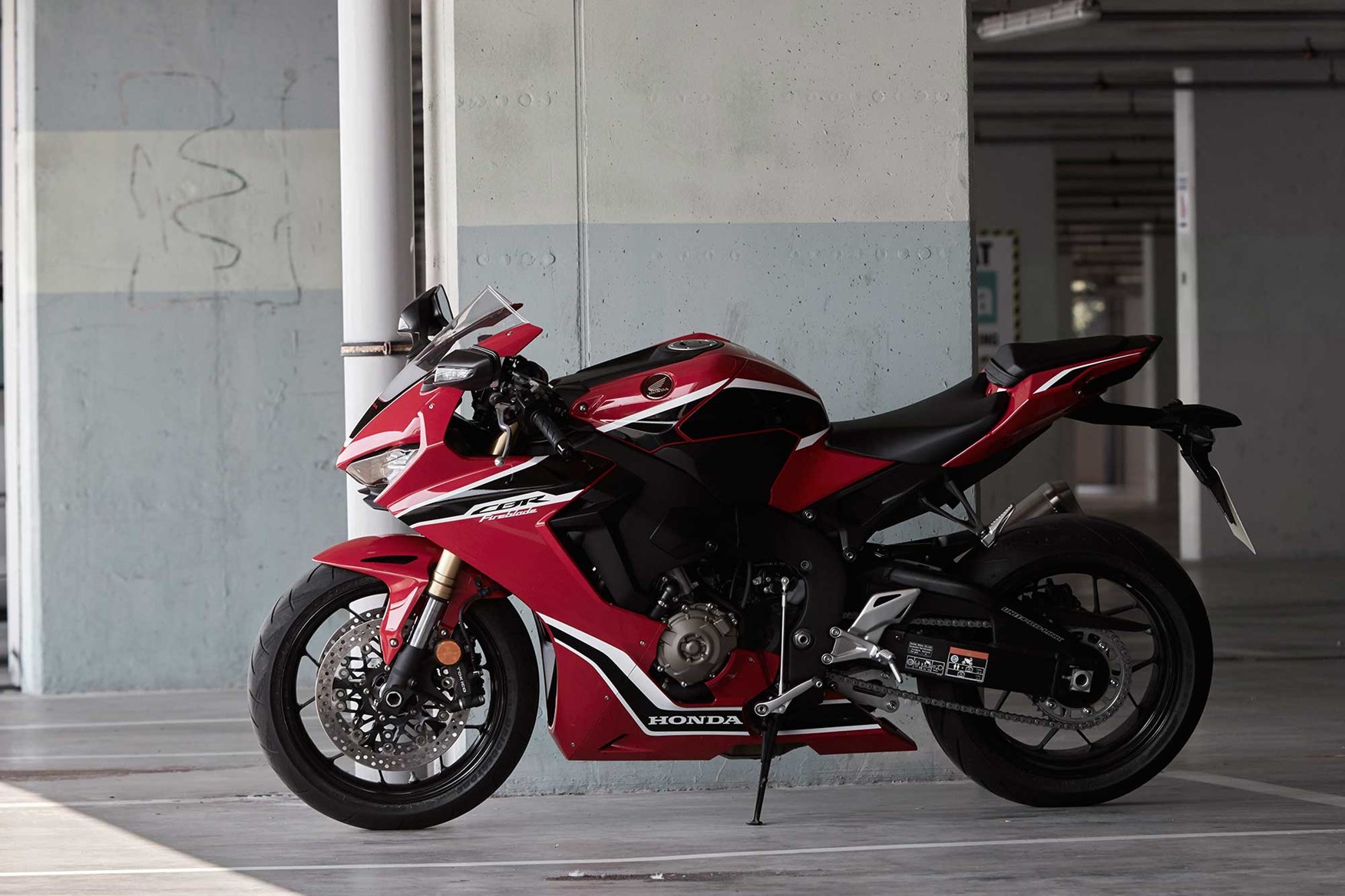 Deretan Honda CBR1000RR Fireblade Terbaru ini Bikin Ngiler.. Lebih Ngacir dari Versi Sebelumnya...!!! 2 CBR1000RR Fireblade