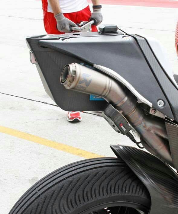 Terkuak..!! Senjata Rahasia Cara Kerja "Knalpot Jet" GP17 dan "Pendingin Kopling" di Sepang...WOW...!!! 6 Knalpot jet Ducati exhaust GP17