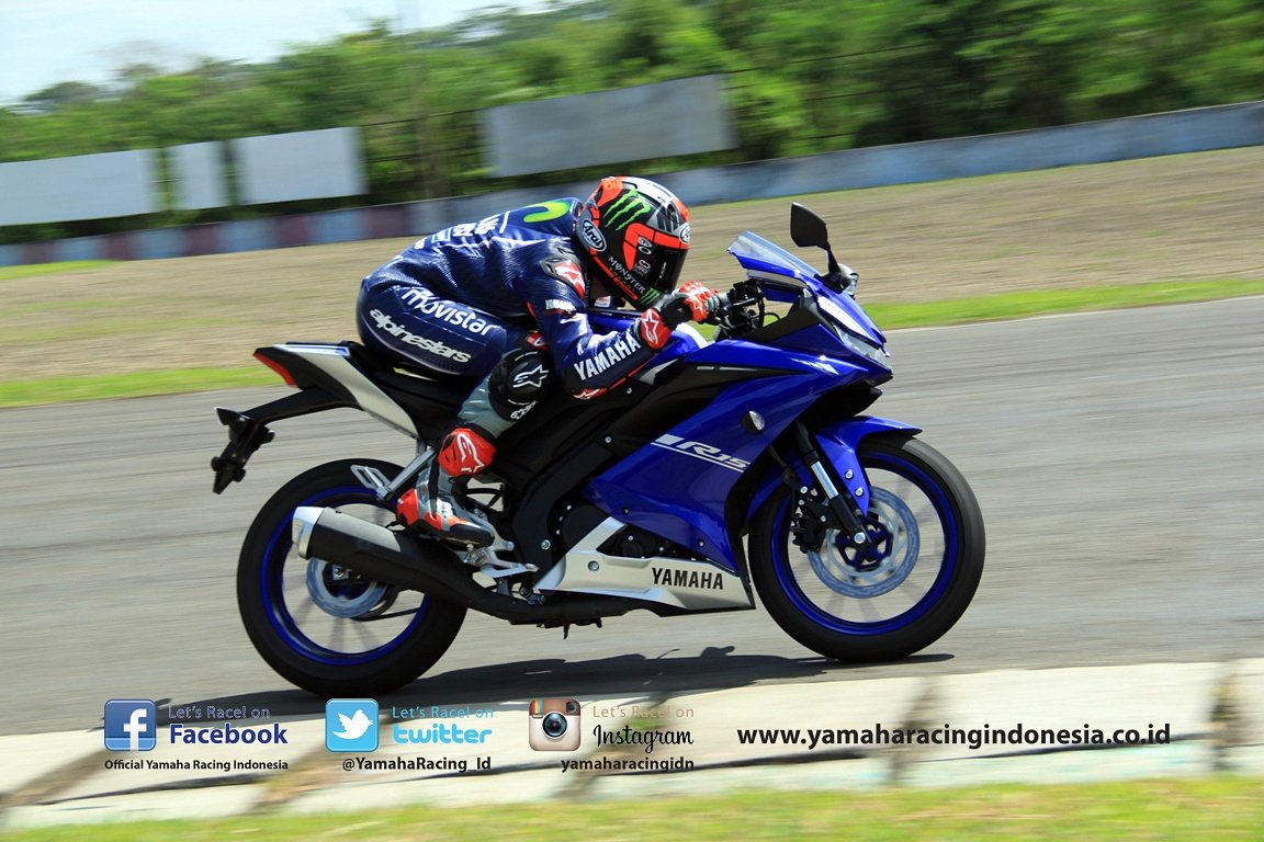 Rahasia Dibalik Launching R15 Indonesia Valentino Rossi "Transfer Aura" ke Vinales.. Jangan Nakal Sama Kak Ross Ya Mack ...!! 2 Maverick Tes R15