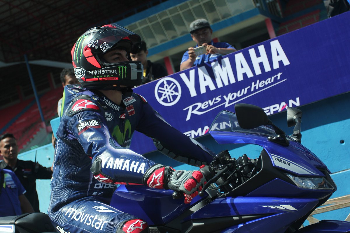 Galery New Yamaha YZF R15 2017 Keren broo...Pelototi Lekuk Tubuhnya..Asyoi Pakde... !!! 4 YZF R15 Maverick Vinales Indonesia