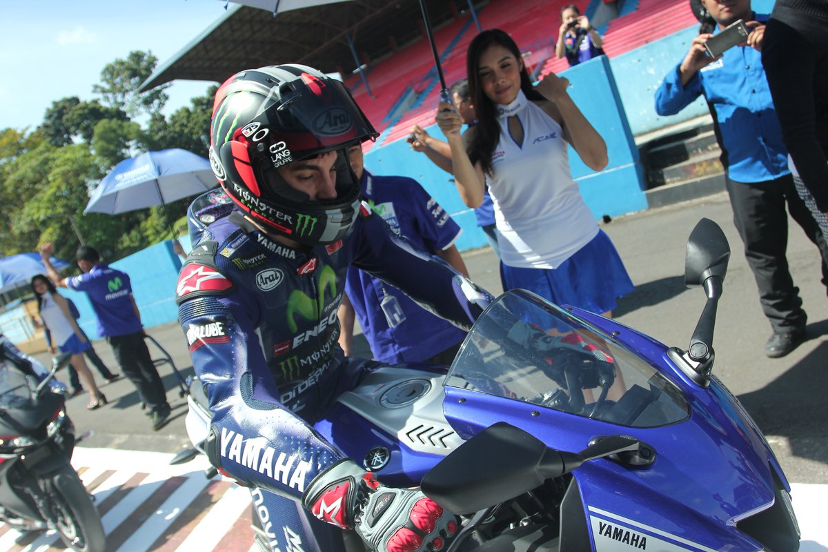 Galery New Yamaha YZF R15 2017 Keren broo...Pelototi Lekuk Tubuhnya..Asyoi Pakde... !!! 8 YZF R15 Maverick Vinales