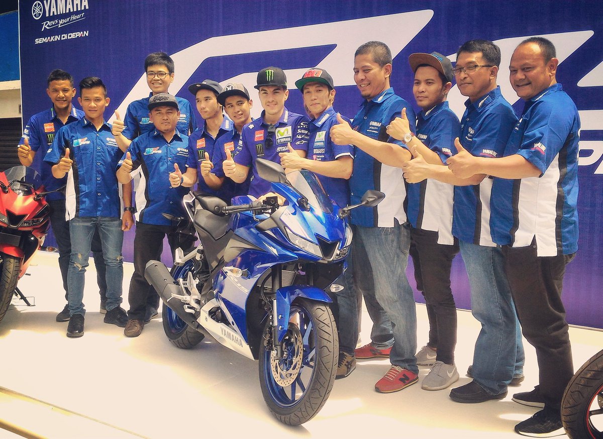 Galery New Yamaha YZF R15 2017 Keren broo...Pelototi Lekuk Tubuhnya..Asyoi Pakde... !!! 12 Yamaha R15 2017
