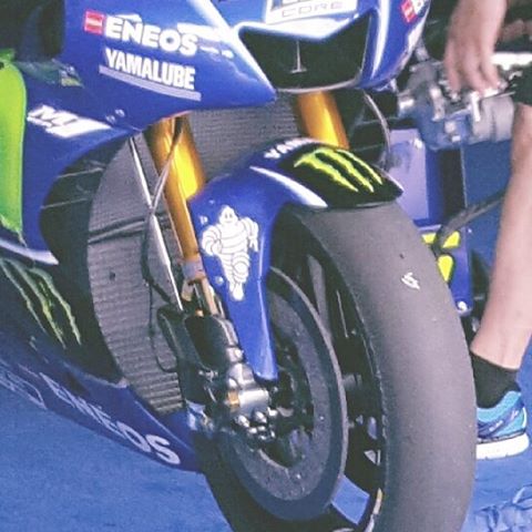 Yamaha YZR M1 2017 spesial winglet