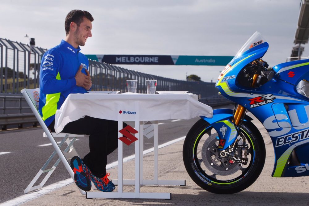 Aksi Gokil Rider Rayakan Hari Valentine 10 Alex Rins Valentine alex Twitter