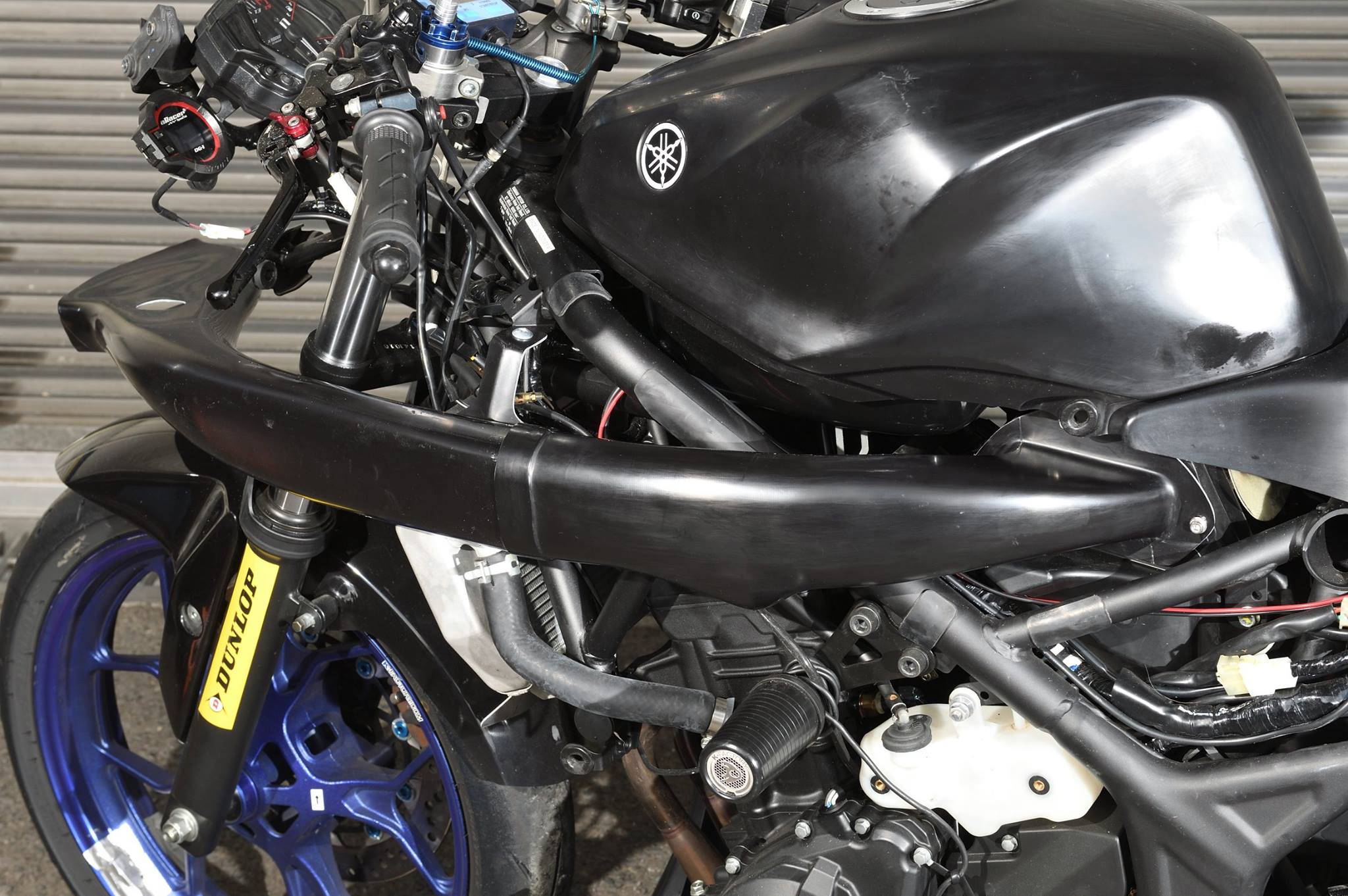 Yamaha YZF R25 RAM 1