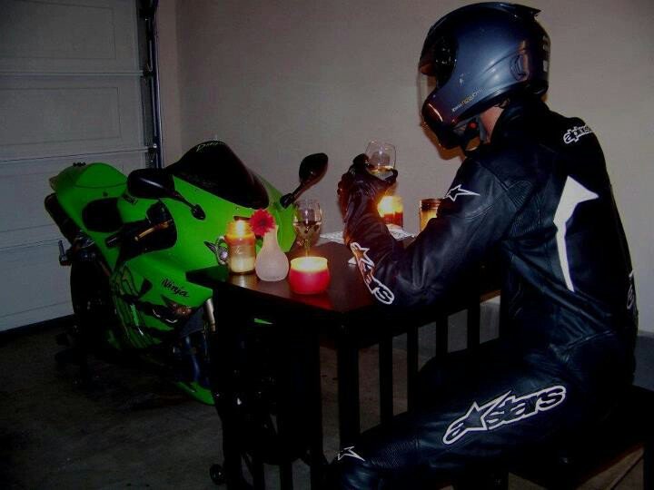 Aksi Gokil Rider Rayakan Hari Valentine 3 valentine motor meme moto motogp 1