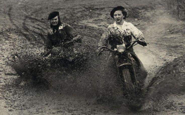 Emak-emak Tangguh 1 Emak emak tangguh Foto Royal Enfield Club