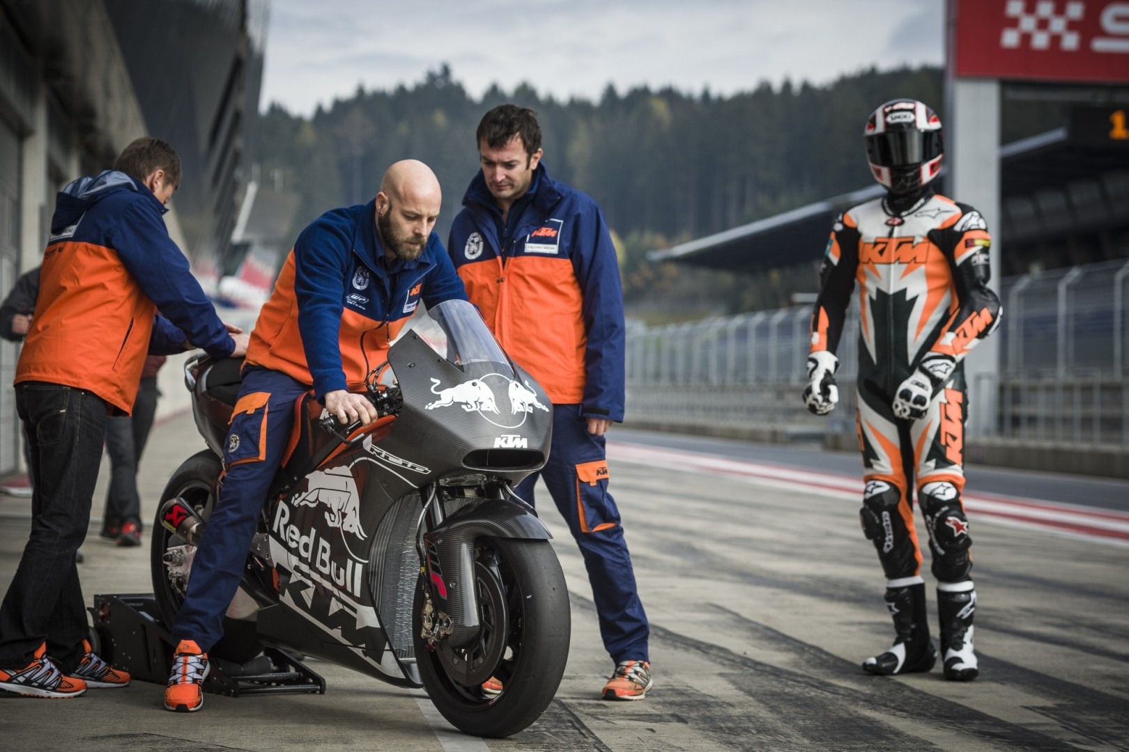 KTM RC16 Foto Autoevolution