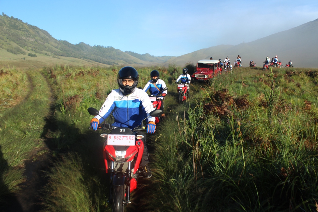 Press Release: T4klukan Ba7asan GSX-S150 Akhiri Perjalanan di Surabaya 2 Lintasi Padang Rumput 1