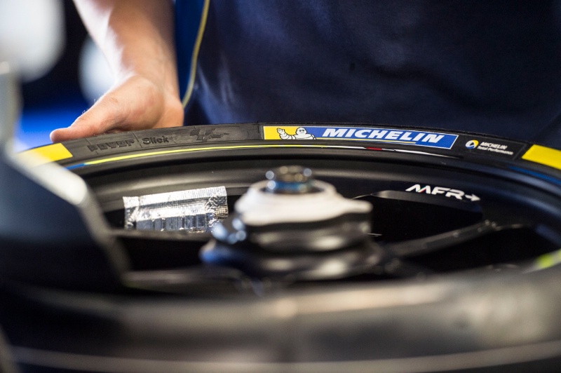 Ban asymmetric Michelin Foto crash net