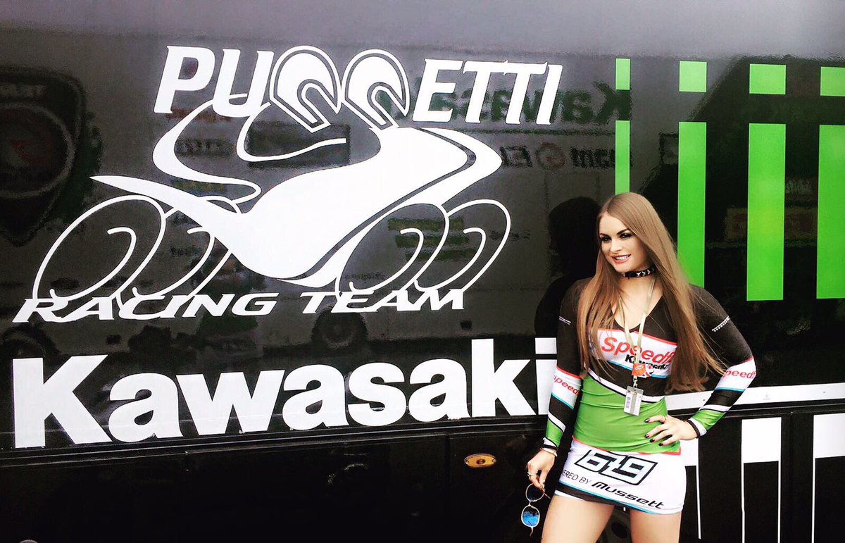 Grid Girls Kawasaki UK 1
