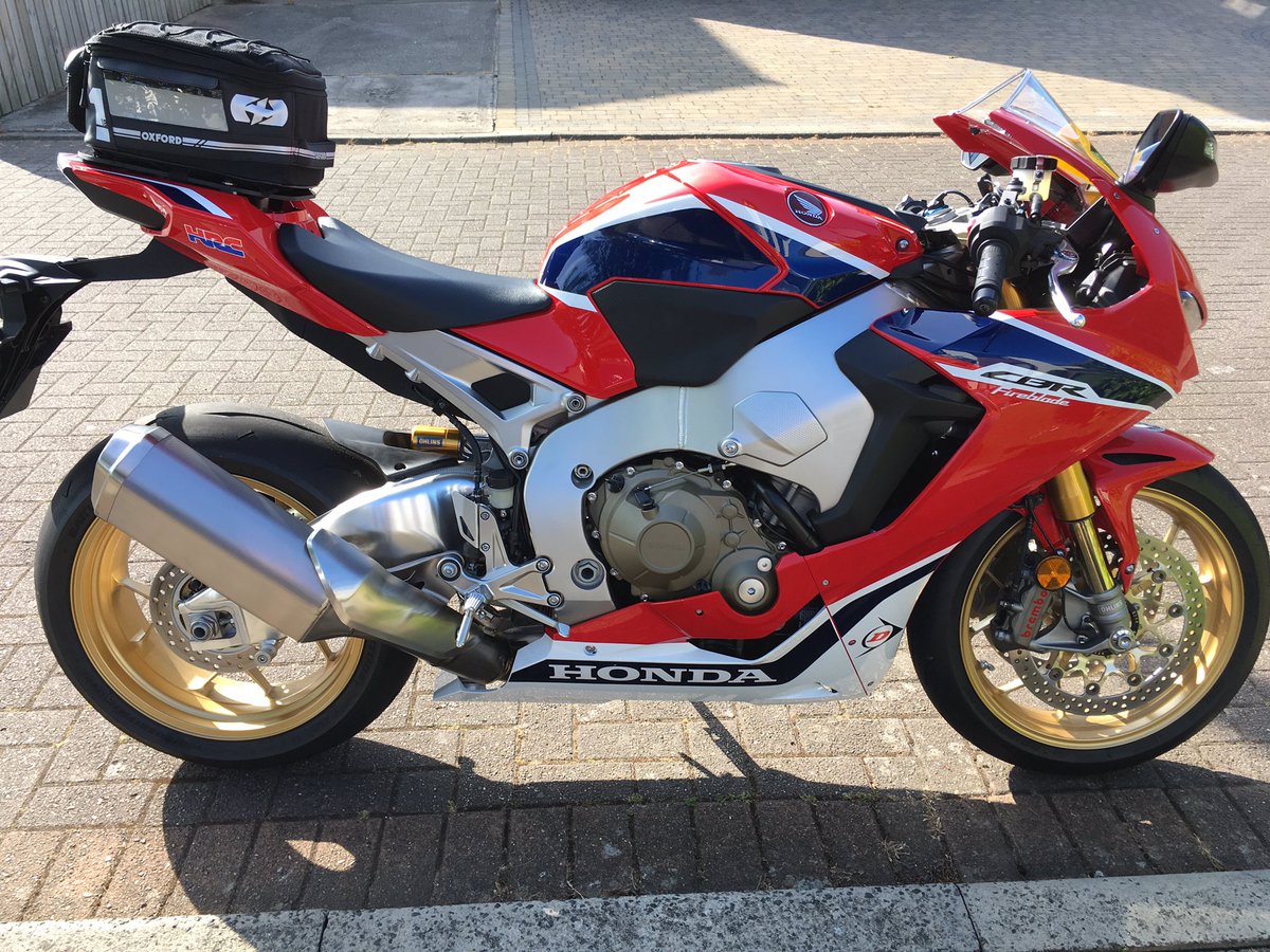 Inilah "Travel Marshal" Isle Of Man TT, Marshal yang tidak ada di MotoGP 3 Honda Fireblade SP IOMTMs teams medical equipment foto twitter com IOMTMs