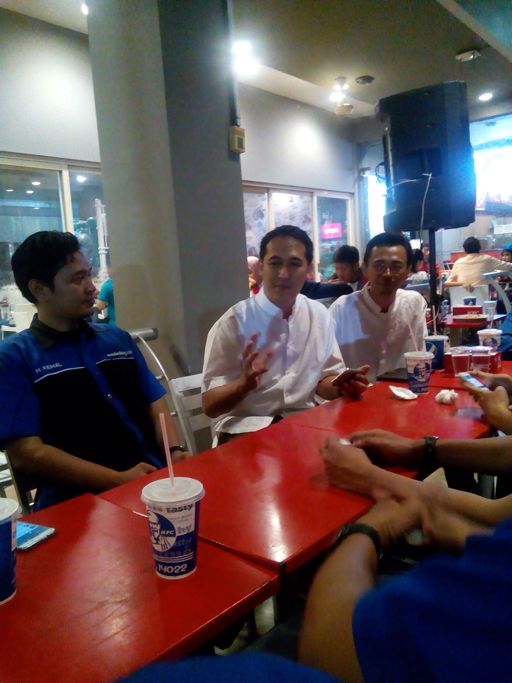 Bukber Bareng MPM With Blogger Jatim Dihadiri 60 Anak Yatim. 3 Bukber Bareng MPM With Blogger Jatim Dihadiri 60 Anak Yatim 2