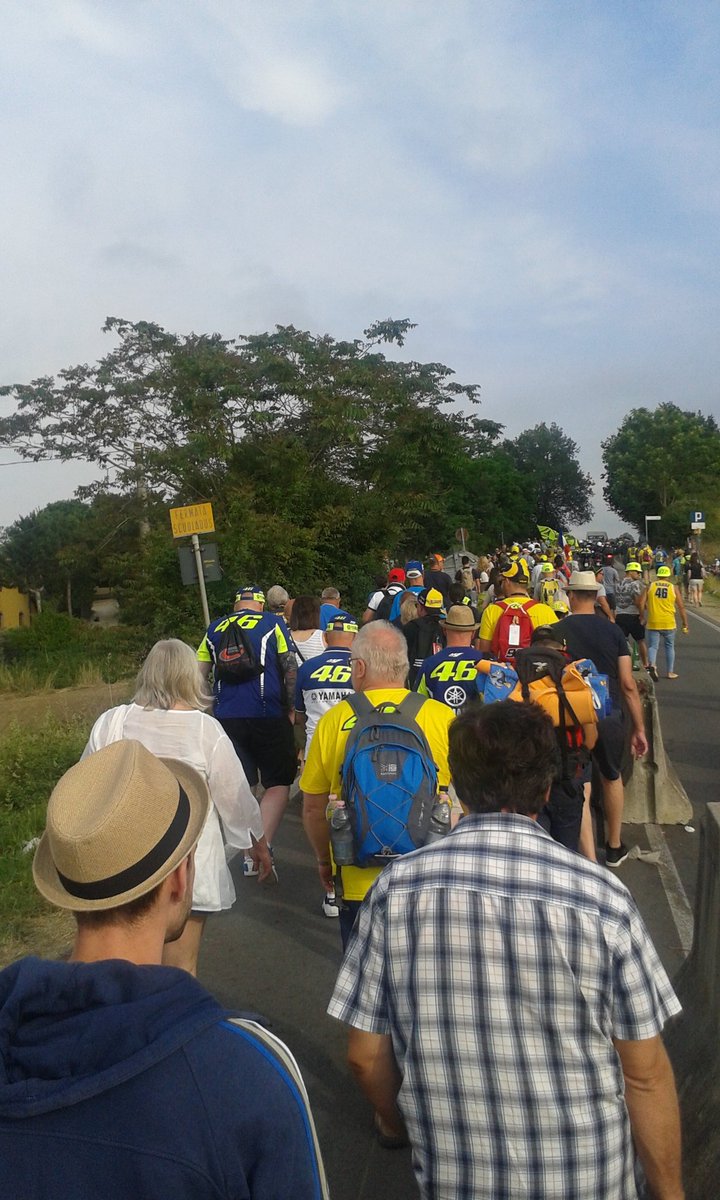 Jalan Kaki di Italy, Demi Valentino Rossi 1 Local Hero twitter Leisa Speed