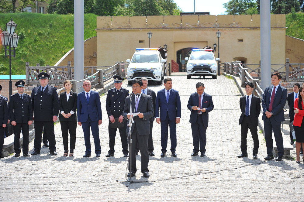 Mantab, Mitsubishi Outlander Hybrid Diborong Kepolisian Ukraina 2 Mitsubishi Outlander PHEV1