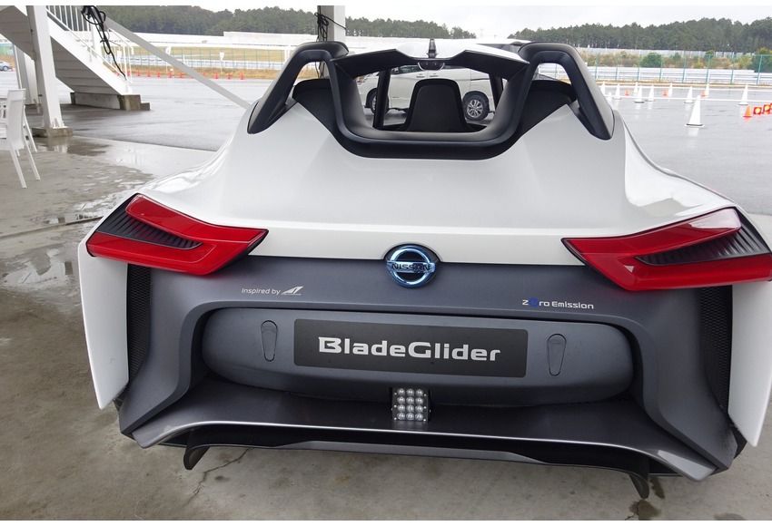 Prototype Nissan EV “Blade Glider” Berkecepatan 190 km/jam Rilis di Jepang, Masuk Indonesia 2 Mobil listrik prototype Nissan Blade Glider berkecepatan 190 km jam dirilis pertama kali di Jepang 1