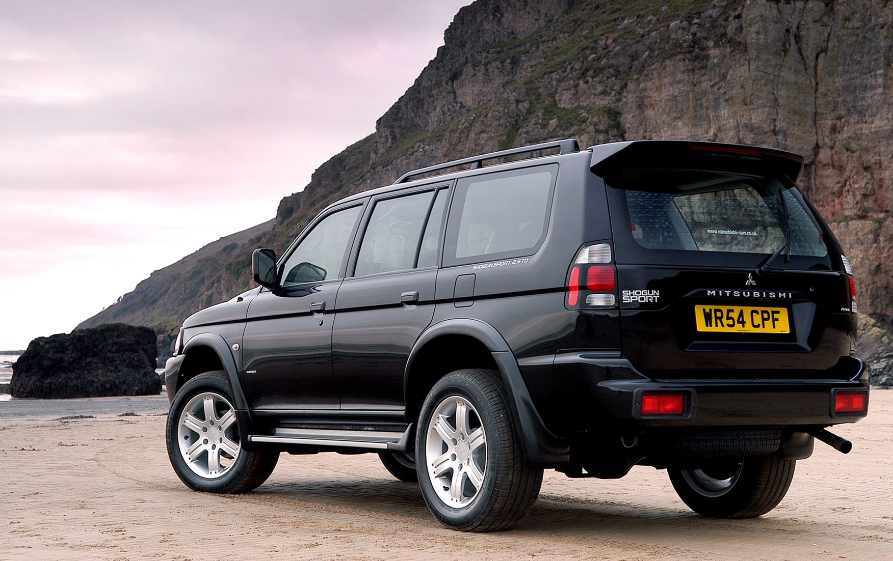 mitsubishi shogun sport