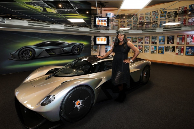 Inilah Versi Komersial Hypercar Aston Martin Valkyrie, Belum Dibuat Sudah Habis Dipesan! 2 Aston Martin Valkyrie 1