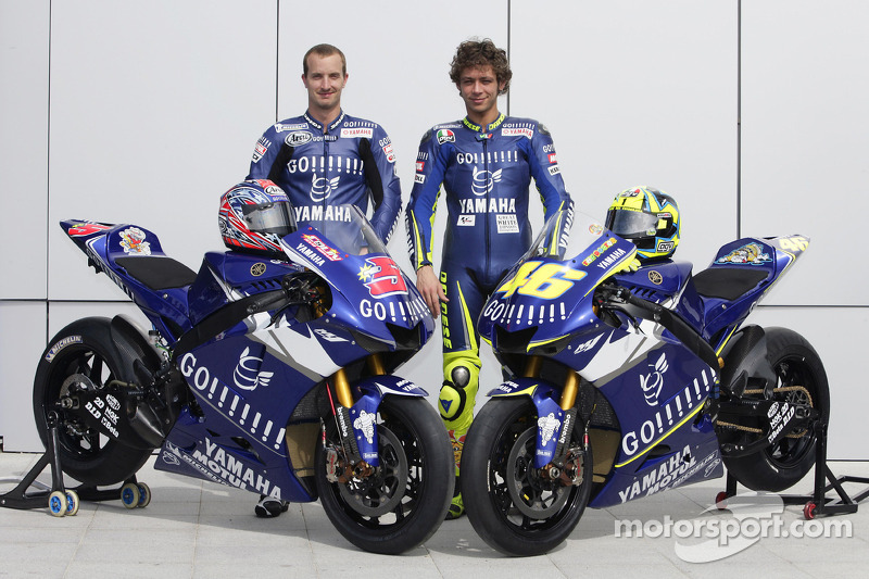Inilah Rekan Setim Terbaik Valentino Rossi 1 Gauloises Yamaha Valentino Rossi Colin Edwards Foto motorsport com