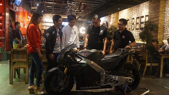 Prototipe Motor Balap Honda RC213V-S Mejeng Cantik Di Sutos Surabaya 1 Honda RC213V s di sutos