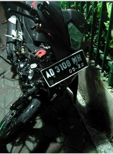 Kecelakaan Motor hancur