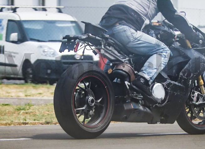 Penampakan Superbike Rasa MotoGP Yang Sedang Diracik Ducati 2 ducati superbike v4 Foto motorcyclistonline com