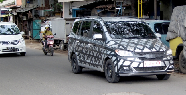 Haiyaa... Wuling Siap Seluduk Avanza, Sekalang Senggol Innova, Fuenak Wuling haa..! 2 wuling saingan innova