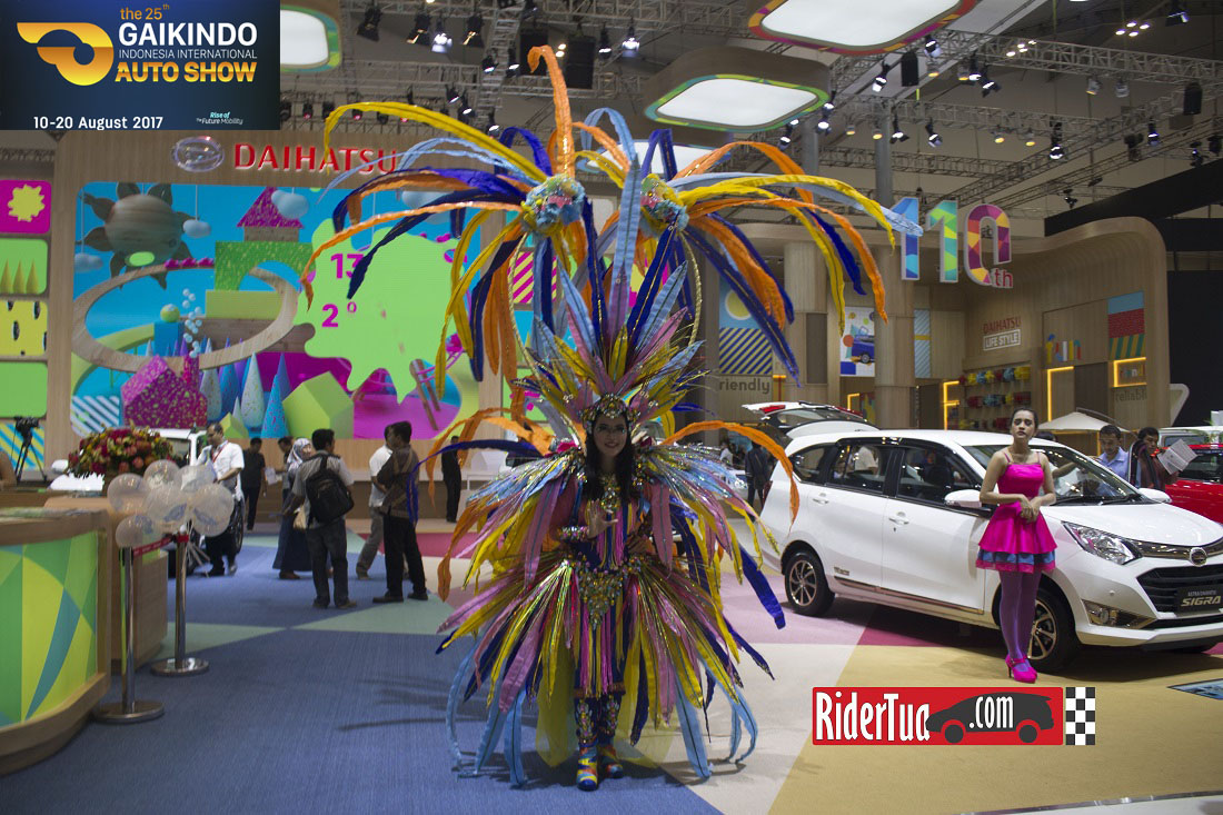 Daihatsu Sigra GIIAS 2017 1