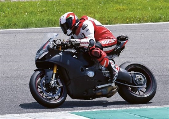 Vroomm... Ducati V4 Rilis 7 September di Sirkuit Misano Mas Bro !! 2 Ducati Panigale V4 Foto moto it