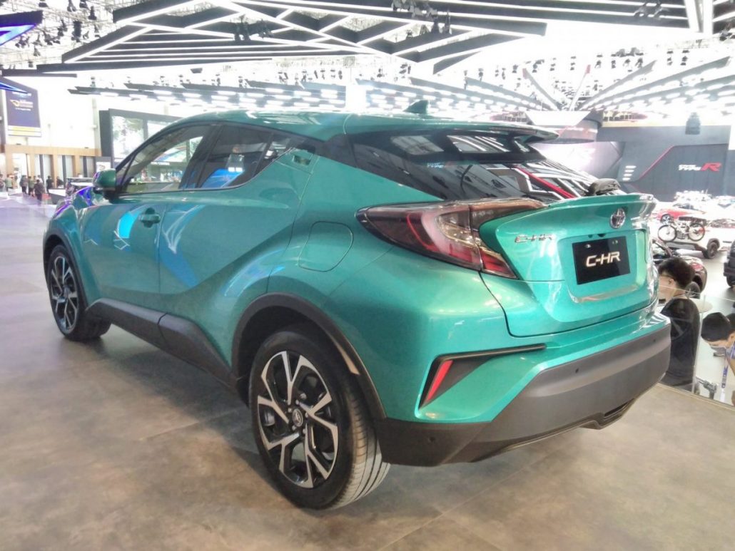 Berita Bagus, Mobil Hybrid/Listrik di Indonesia Gak Akan Mahal Lagi 1 toyota C HR giias 2017