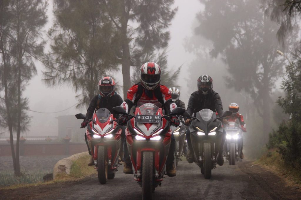 Harga Honda CBR250RR Jawa Timur Terbaru Oktober 2019 2 Honda CBR250RR Race to Bromo