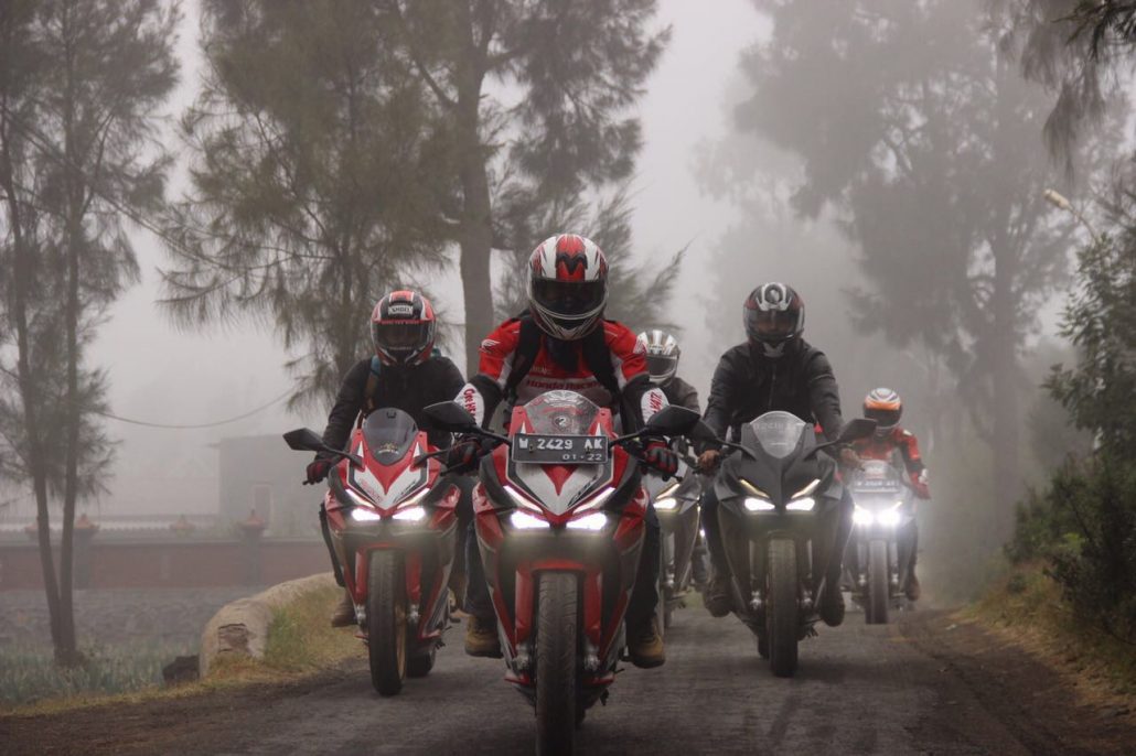 MPM Ajak Konsumen CBR250RR Touring ke Bromo. 1 Honda CBR250RR Race to Bromo