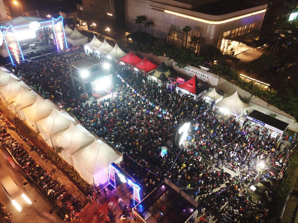 Indonesia Jadi Sorotan Dunia Gara-Gara Foto Nobar Ini Diunggah Admin MotoGP.. Busyettt !!! 2 karawang Indonesia MotoGP