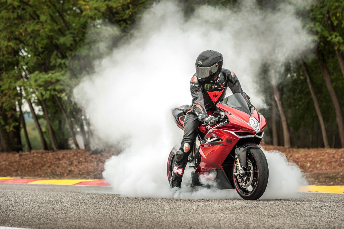 MV Agusta F4 Edisi Lewis Hamilton, Knalpot Titanium, Hanya Dibuat 44 Biji.. Wozzzz...!! 9 MV Agusta F4 Lewis Hamilton Special Edition LH44