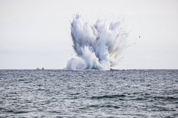 Video Detik-Detik Pesawat Aerobatik Jatuh, Pilot Tewas !!! 3 Terracina Air Show crash Italy foto foto REX Shutterstock 2