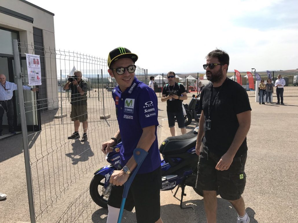 Valentino Rossi Bisa Berjalan Tanpa Tongkat.. Pakai Kaki Robot...? 3 Valentino Rossi Aragon GP